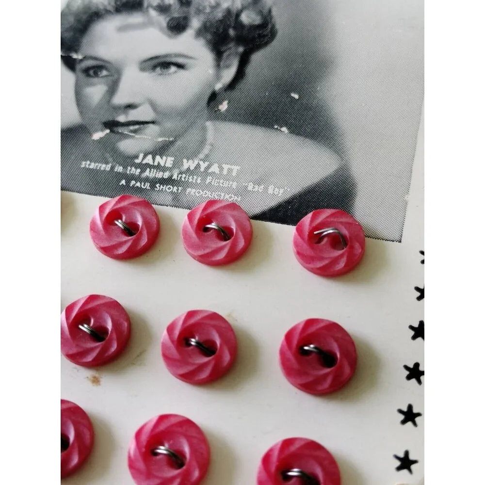 4/$20 Vtg Prevue Movie Star Buttons 11 Red Plastic Store Card, Jane Wyatt 3/8